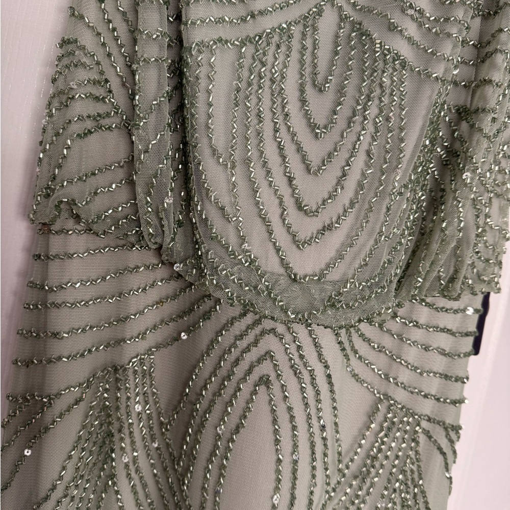 Green Sleeveless V-Neck dress for Weddings/Prom